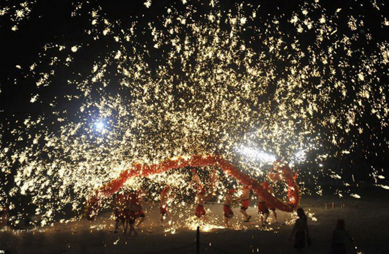 万科股东大会恐延期  王石郁亮能否续任董事仍待观察